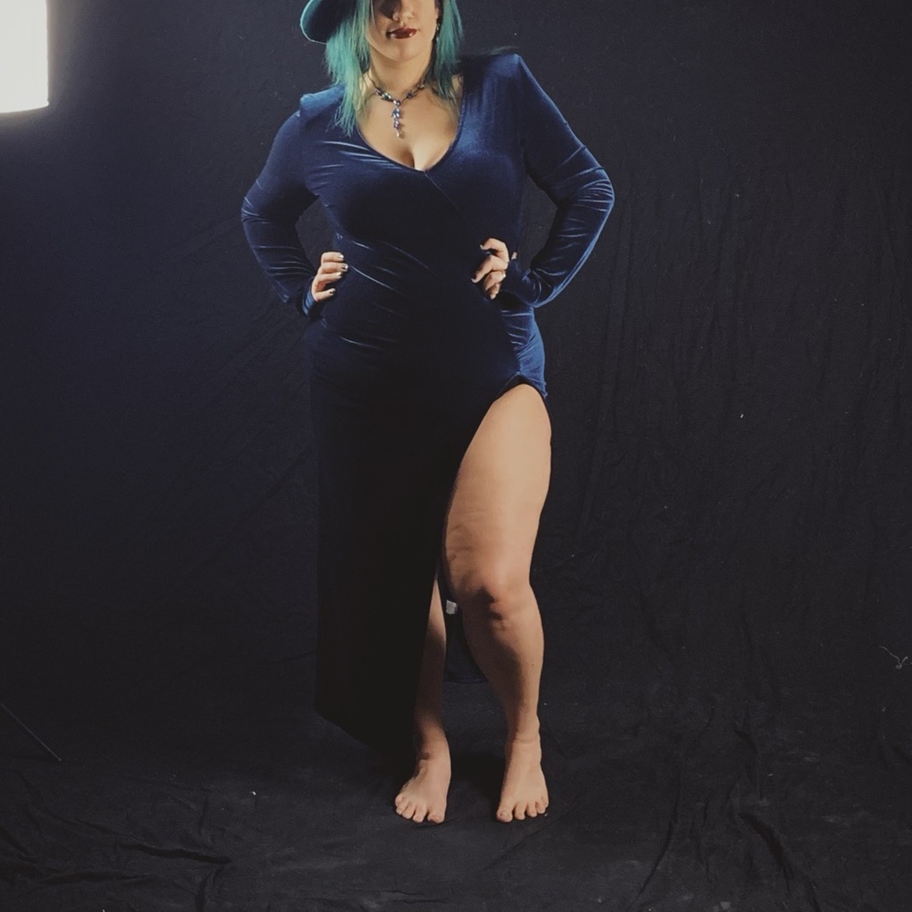 EUC 🫶🏽Long Blue Velvet Dress // Long Sleeve // Plus 2xl